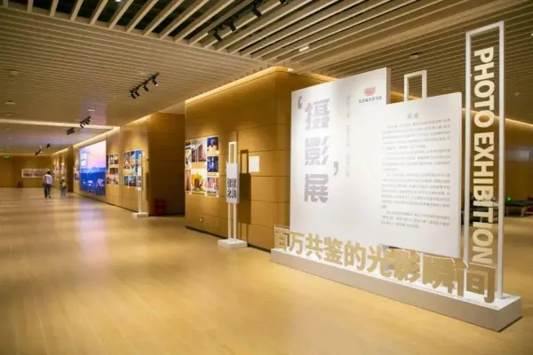 城市圖書(shū)館第一百萬(wàn)位讀者來(lái)了